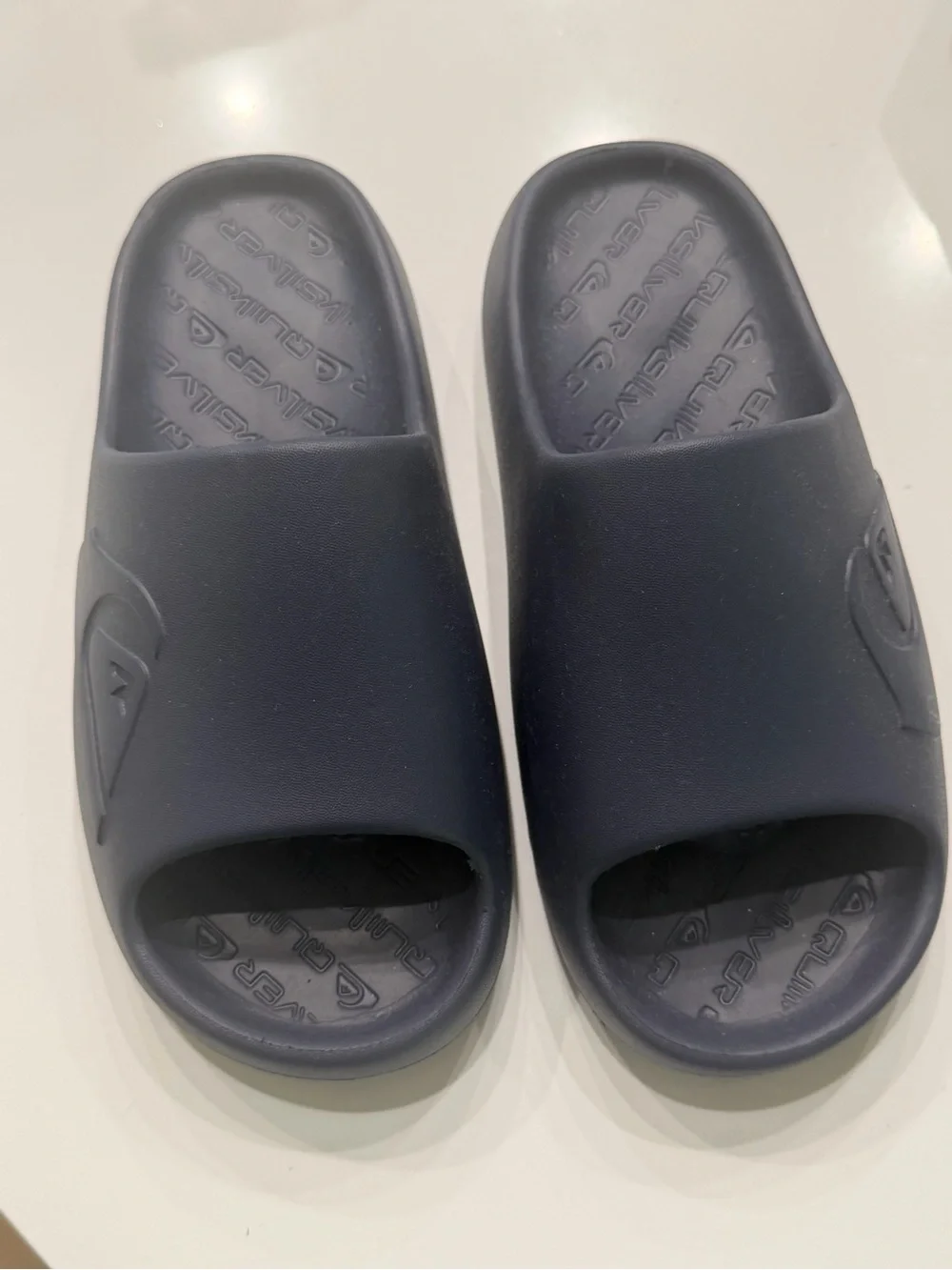 2 Pairs Boys Quicksilver Slides Navy And Black New Never Worn Blue (4) Black (5)